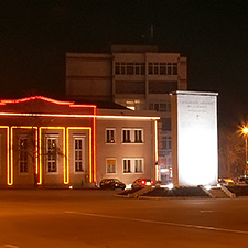 Площад „Възраждане” с новогодишна украса