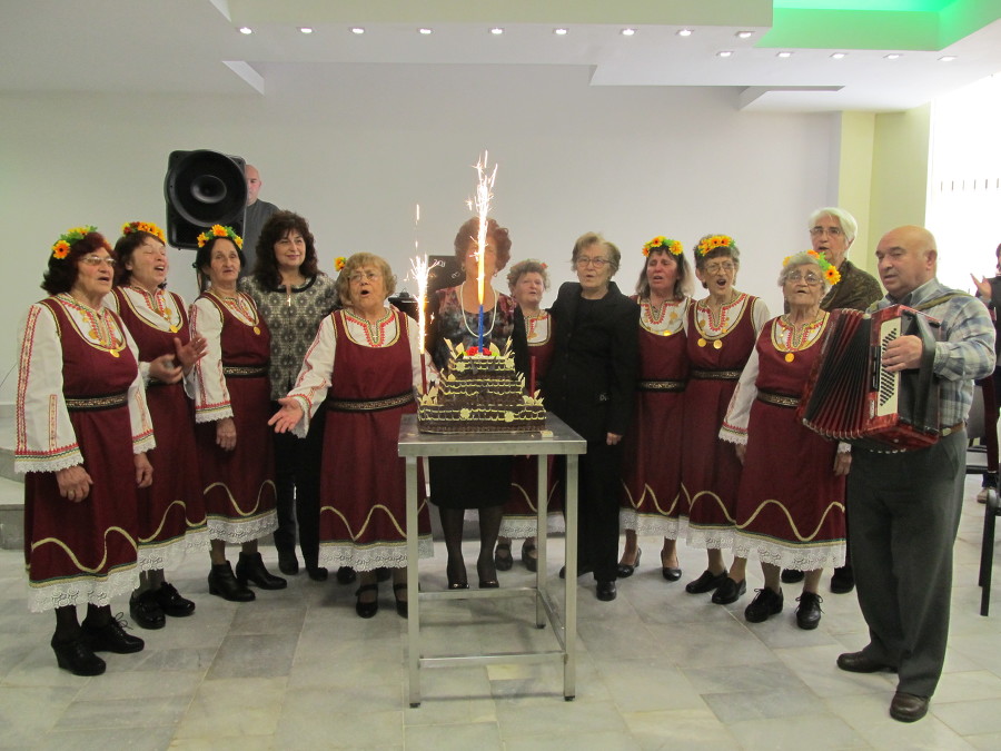 Две важни годишнини отпразнуваха лясковските пенсионери от клуб „Зора”