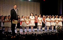 С концерт „Коледен благослов“ поздравиха лясковчани…