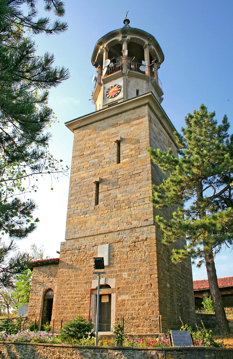 Камбанарията на манастира